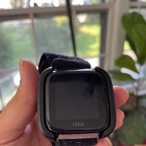 Fitbit versa 2 w/ charger.
